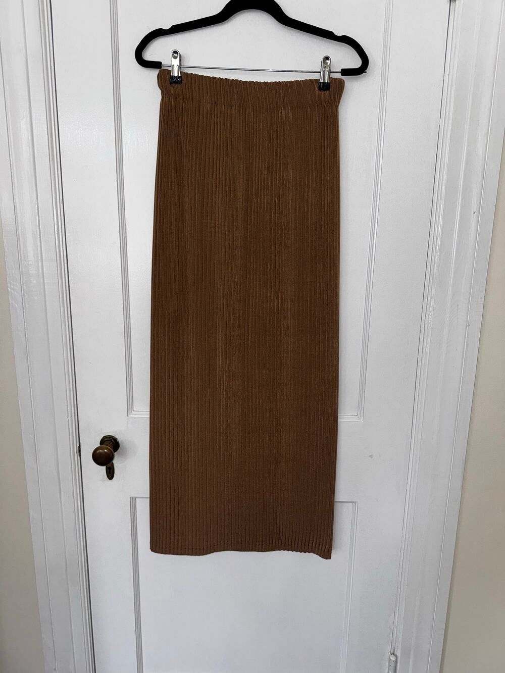 Brown Pleated Column Midi Skirt with Elastic Waistband